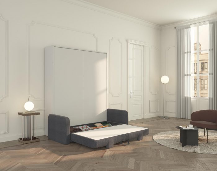 Il letto a scomparsa Piuma Sofa 160 ha una versione con divano contenitore che facilita l’apertura e aggiunge spazio utile alla casa.