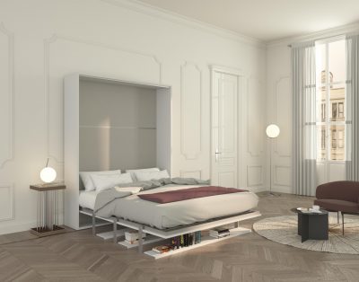 Il letto a scomparsa con tre ripiani si apre in modo rapido e i ripiani si trasformano in solidi piedi di appoggio