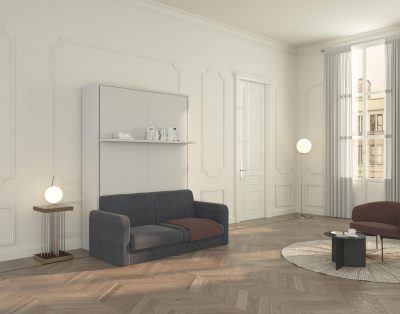 Il comodo divano automatico del letto a scomparsa brezza 140 con la mensola a vista è un ottima soluzione per arredo e spazio